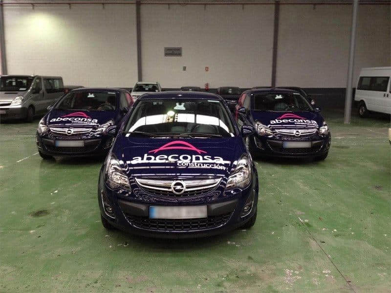 Flota de coches de empresa rotulados en A Coruña